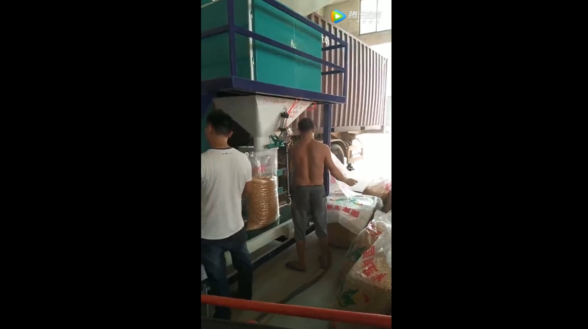 海南省海口市玉米包裝機(jī)使用現(xiàn)場(chǎng)